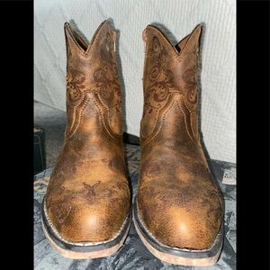 Gorgeous cowgirl booties!